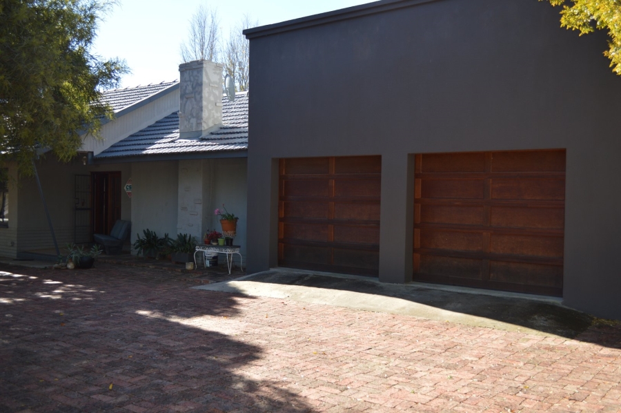 4 Bedroom Property for Sale in Wilkoppies North West